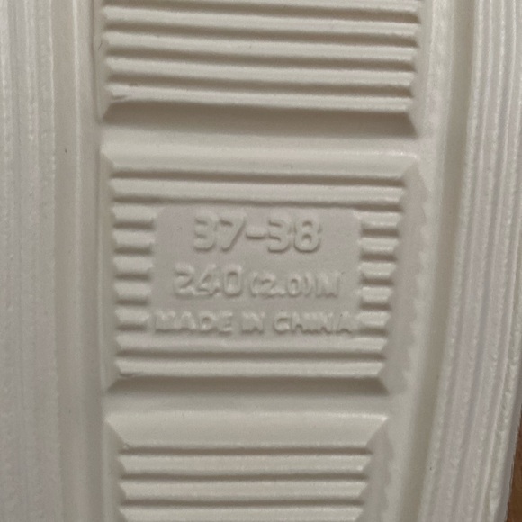 ❤️ Miniso Classic Slide Shoes Unisex Size 37/38 240M NWT - Picture 7 of 8